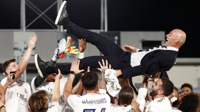 Pelatih Real Madrid, Zinedine Zidane usai juara LaLiga 2019/2020