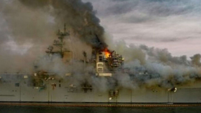 VIVA Militer: Ledakan Kapal Perang Amerika, USS Bonhomme Richard 