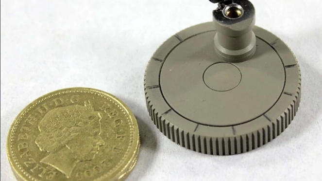 VIVA Militer: Perbandingan Ukuran Microdot Dengan Koin