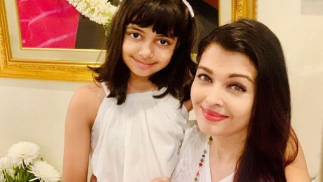 Aishwarya Rai dan anak perempuannya.