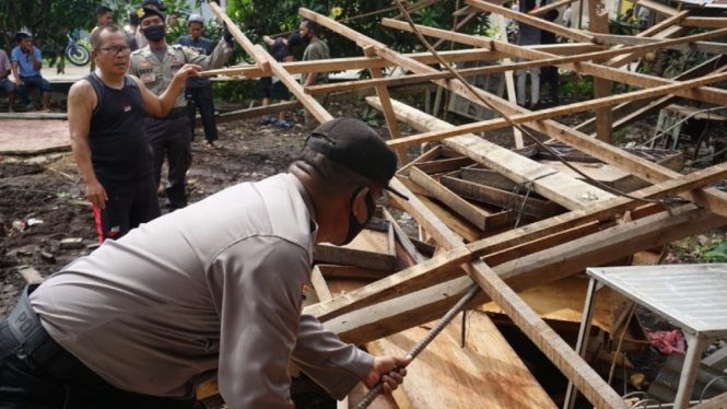 3 sekolah dan 239 rumah warga rusak diterjang puting beliung
