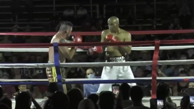 Duel Pat Miletich versus Michael Nunn di ajang kickboxing
