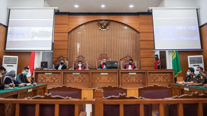 Suasana persidangan permohonan Peninjauan Kembali (PK) yang diajukan oleh buron kasus Bantuan Likuiditas Bank Indonesia (BLBI) dan hak tagih (cassie) Bank Bali Djoko Tjandra di Pengadilan Negeri Jakarta Selatan, Jakarta, Senin (20/7/2020). 