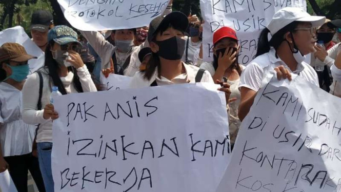 Pekerja tempat hiburan minta Gubernur Anies Baswedan membuka kembali tempat hiburan malam.