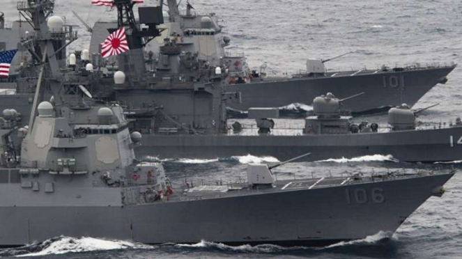 VIVA Militer: Kapal perang Angkatan Laut Amerika Serikat dan Jepang