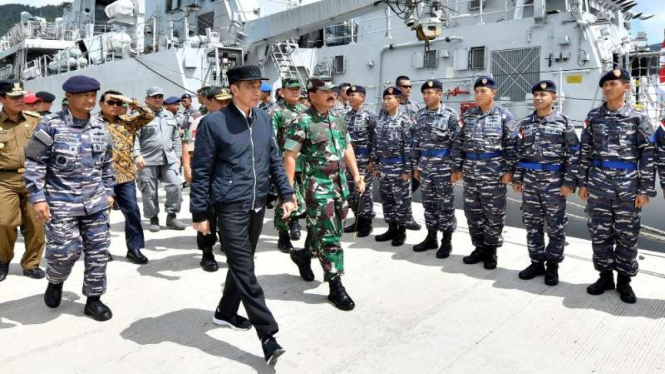 VIVA Militer: Presiden Joko Widodo dan Panglima TNI, Marsekal Hadi Tjahjanto