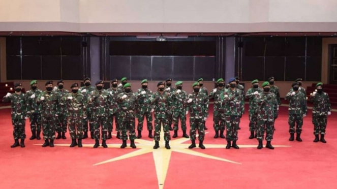 VIVA Militer: Panglima TNI Hadi Tjahjanto Lantik 22 Perwira Tinggi TNI AD dan AL