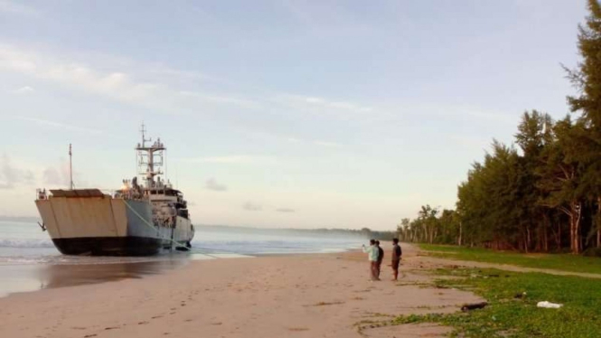 VIVA Militer: Kapal perang militer India yang mogok di Andaman.