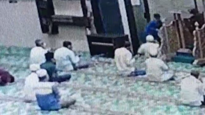 Video penusukan imam masjid di Pekanbaru