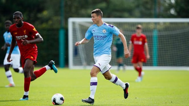 Striker akademi Manchester City, Charlie McNeill