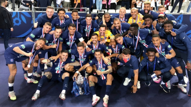 Skuad PSG merayakan gelar juara Coupe de France 2019/2020