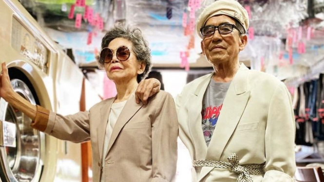 Pasangan suami istri kakek-nenek yang viral di Instagram.
