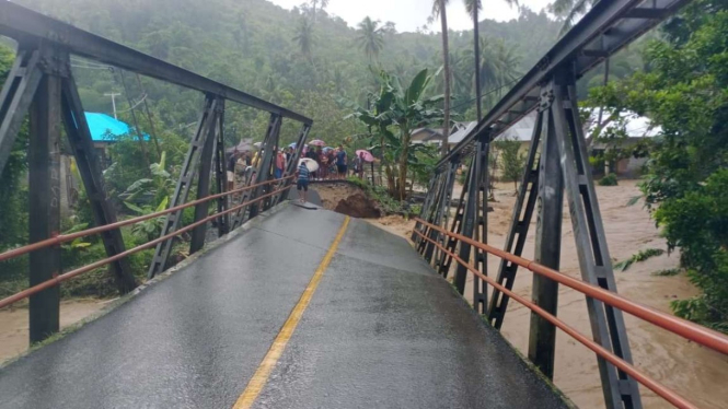 Putus, jembatan di Desa Bakida, Bolsel, Sulut.