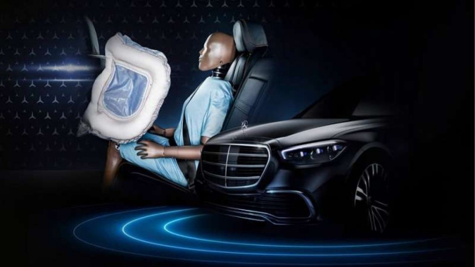 Mercedes-Benz siapkan airbag untuk penumpang di jok belakang