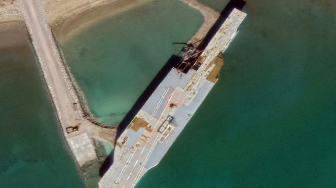 VIVA Militer: Militer Iran seret kapal induk palsu