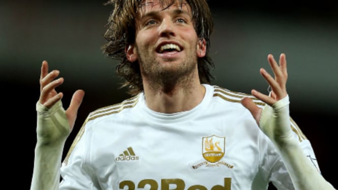 Michu saat membela Swansea City.