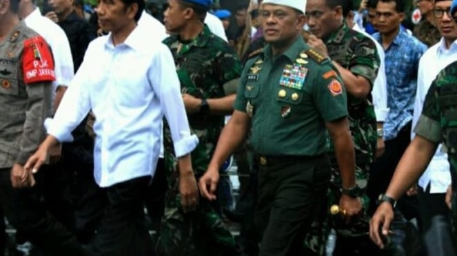 VIVA Militer: Jenderal TNI Gatot Nurmantyo mendampingi Presiden RI, Joko Widodo