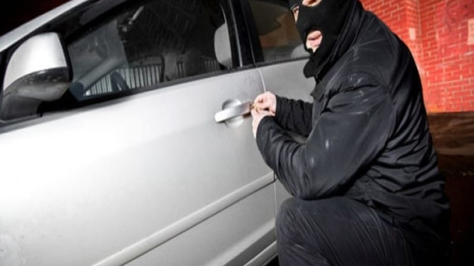 Ilustrasi pencurian mobil