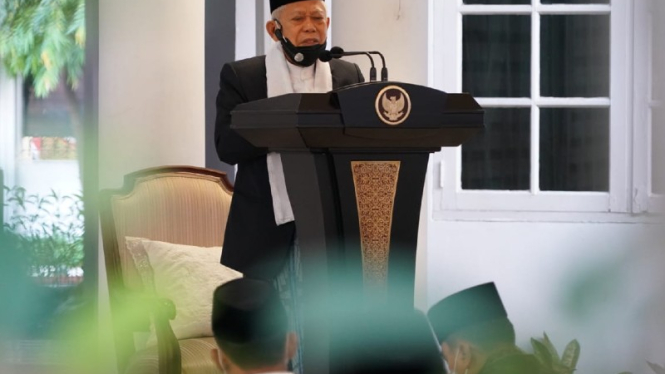 Wapres Ma'ruf Amin saat pimpin salat Idul Adha di Jakarta