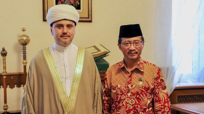 Duta Besar Republik Indonesia untuk Federasi Rusia merangkap Republik Belarus, M. Wahid Supriyadi, mendapat penghargaan Medal of Muslims of Russia “For Services” dari Dewan Mufti Rusia. 