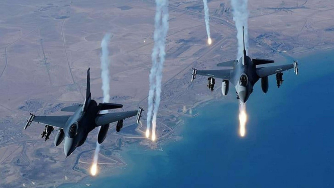 VIVA Militer: Ilustrasi Pesawat Tempur Luncurkan Serangan Rudal