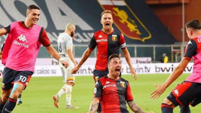 Selebrasi pemain Genoa.