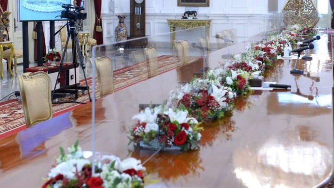 Kaca Pembatas Antara Tamu Dengan Presiden Joko Widodo