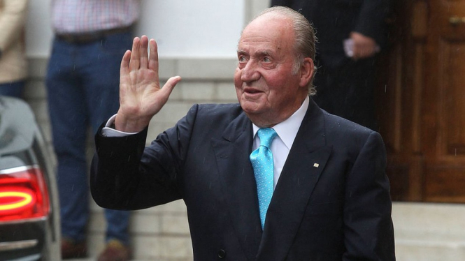 Mantan raja Spanyol Juan Carlos mengatakan ia memutuskan untuk meninggalkan negaranya.-Getty Images

