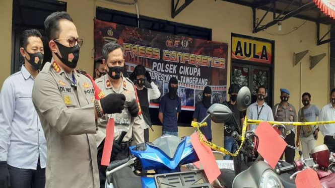 Polres Kota Tangerang merilis pelaku pencurian sepeda motor