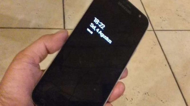 Handphone android yang dicuri untuk kebutuhan sekolah