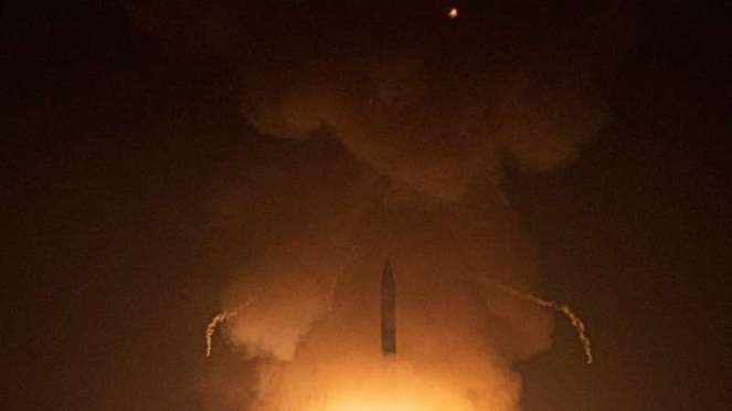 VIVA Militer: Uji coba rudal balistik antar benua Minuteman III Amerika Serikat