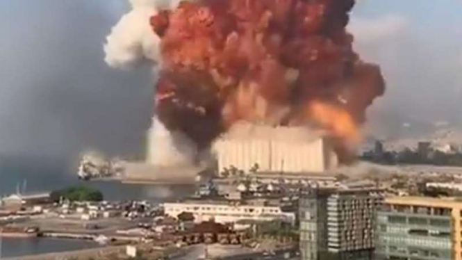 VIVA Militer: Ledakan dahsyat di Beirut ibukta Lebanon