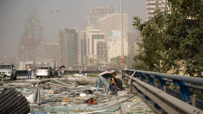 Ledakan terjadi di pelabuhan kota Beirut yang diketahui dari sebuah gudang yang sudah menyimpan zat peledak selama hampir enam tahun.