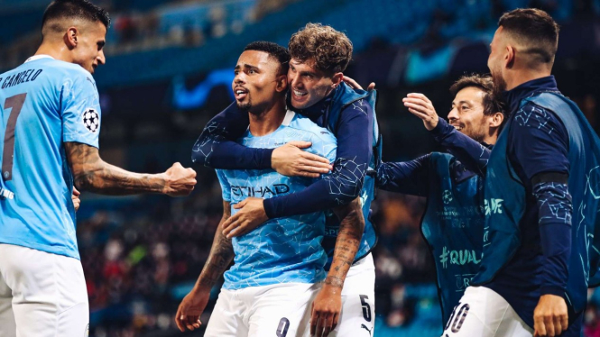 Pemain Manchester City rayakan gol Gabriel Jesus.