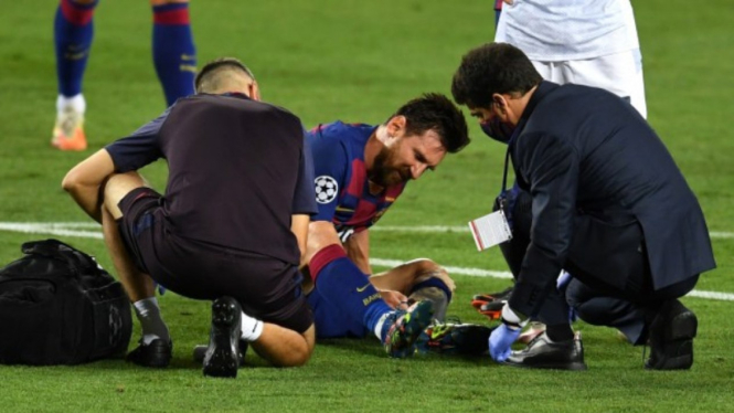 Megabintang Barcelona, Lionel Messi, cedera usai dihantam Koulibaly