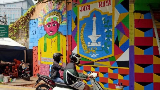 Mural di Terowongan Stasiun Cawang