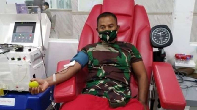 VIVA Militer : Perwira Secapa TNI AD melakukan Donor Plasma