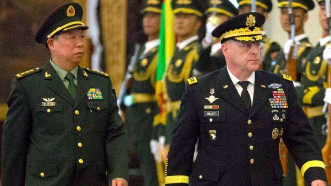VIVA Militer: Jenderal Li Zuocheng (kiri) dan Jenderal Mark Milley