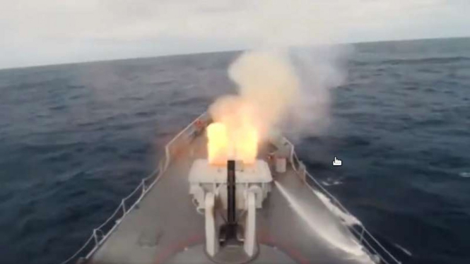 VIVA Militer : Kapal Perang Turki menembakkan rudal ke arah Laut Mediterania