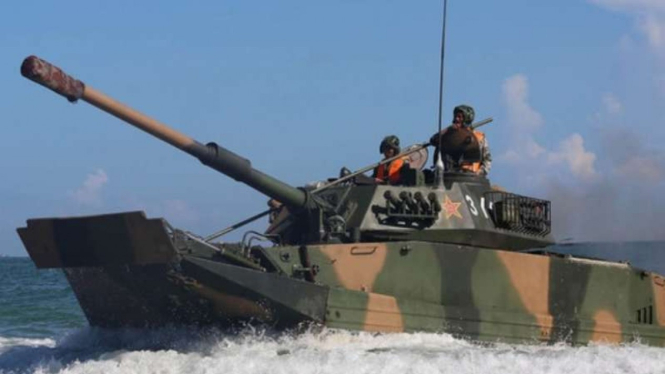 VIVA Militer: Tank amfibi Type-05 Tentara Pembebasan Rakyat China