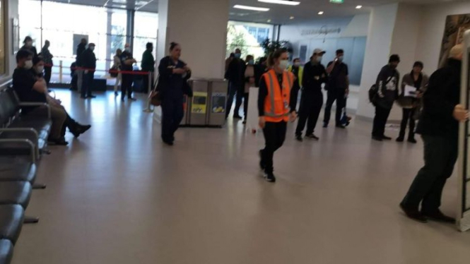 Warga yang mendatangi rumah sakit Auckland hari Rabu (12/8/2020) sudah mulai mengenakan masker setelah Auckland dinyatakan lockdown karena adanya kasus baru.