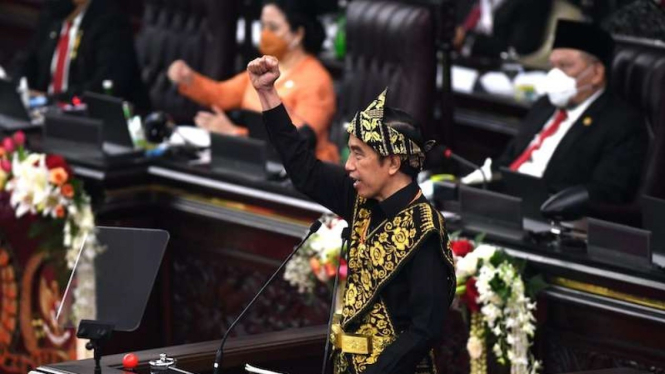 Presiden Jokowi memberikan pidato dalam rangka penyampaian laporan kinerja lembaga-lembaga negara dan pidato dalam rangka HUT ke-75 Kemerdekaan RI pada sidang tahunan MPR dan Sidang Bersama DPR-DPD di Komplek Parlemen, Senayan, Jakarta, Jumat (14/8/2020)