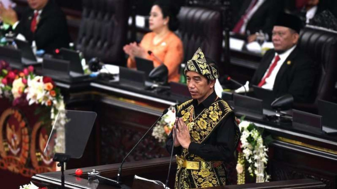 Presiden Jokowi menyampaikan pidato dalam rangka penyampaian laporan kinerja lembaga-lembaga negara dan pidato dalam rangka HUT ke-75 Kemerdekaan RI pada sidang tahunan MPR dan Sidang Bersama DPR-DPD di Komplek Parlemen Senayan Jakarta, Jumat (14/8/2020)