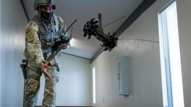VIVA Militer: Tentara Amerika Buat Robot yang Bisa Dilempar 