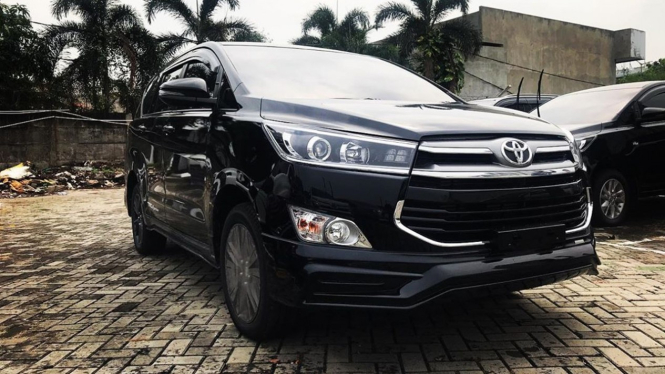 Toyota Innova TRD Sportivo