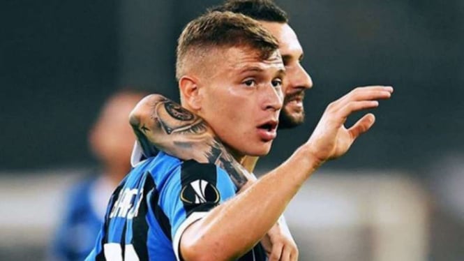 Pemain Inter Milan, Nicola Barella rayakan gol.