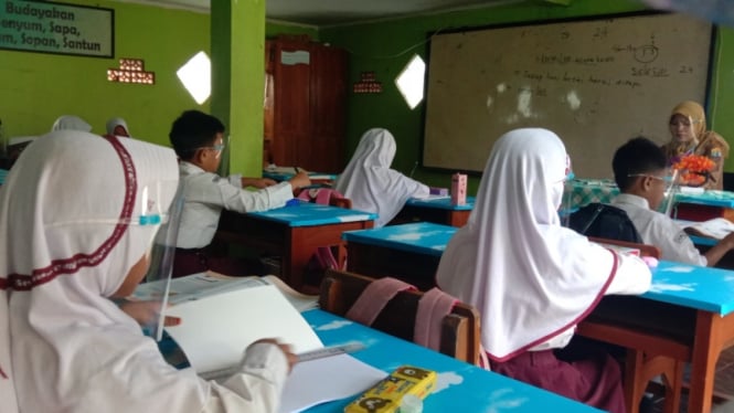 Kegiatan belajar mengajar tatap muka di Kota Serang di masa pandemi COVID-19