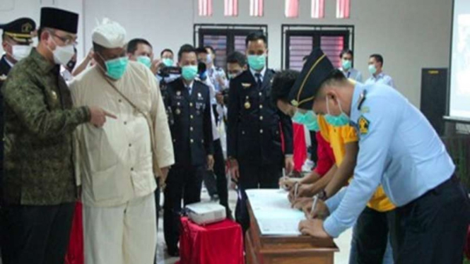 Narapidana di Banten menandatangani surat pernyataan menjadi relawan uji vaksin COVID-19