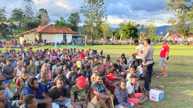 Suasana usai kericuhan dalam pertandingan sepakbola di Papua