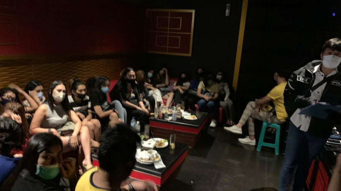 Wanita di tempat karaoke Venesia BSD yang digerebek polisi.